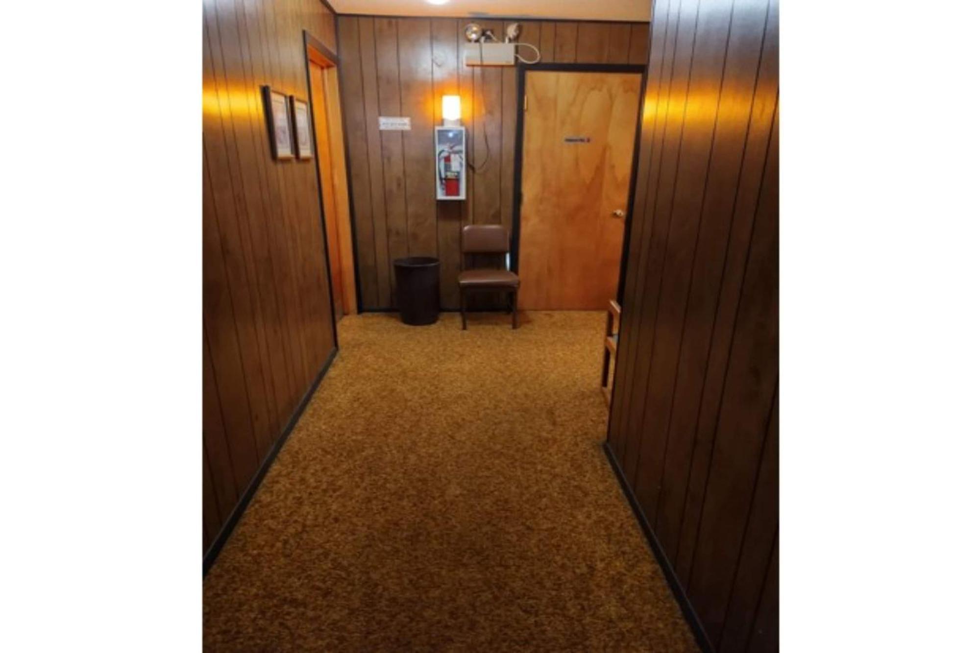 Love Hotels Voyageur By Oyo At International Falls Mn Esterno foto