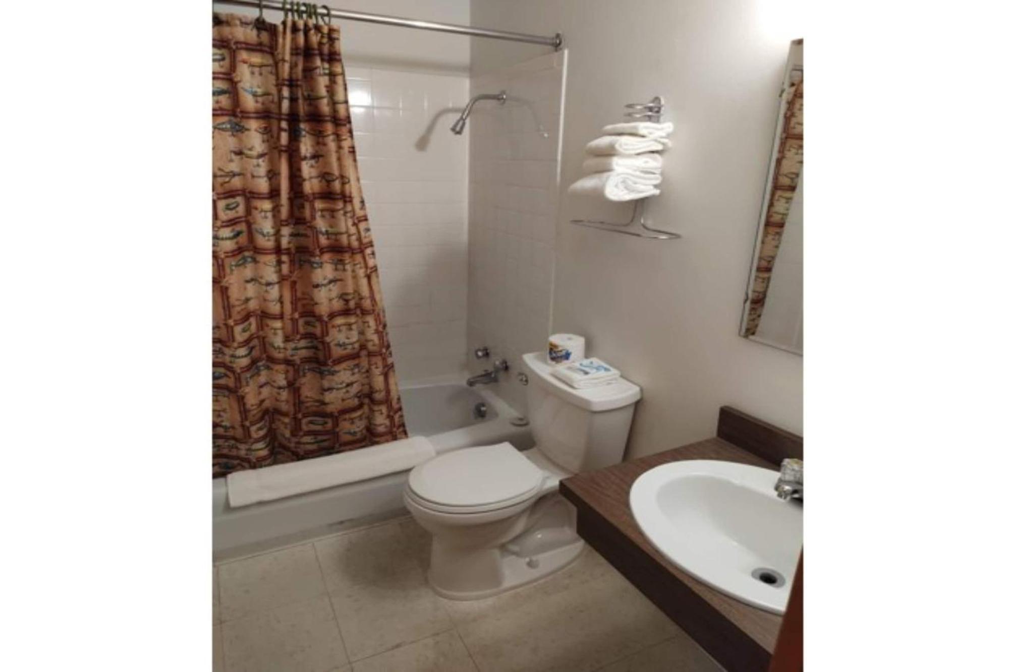 Love Hotels Voyageur By Oyo At International Falls Mn Esterno foto