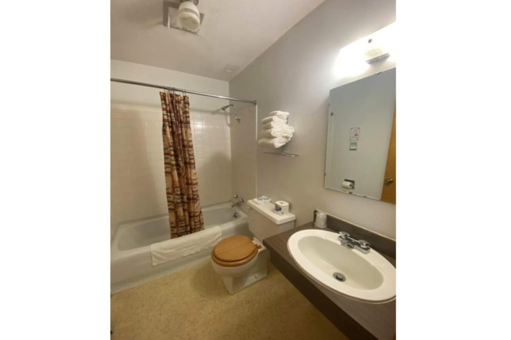 Love Hotels Voyageur By Oyo At International Falls Mn Esterno foto